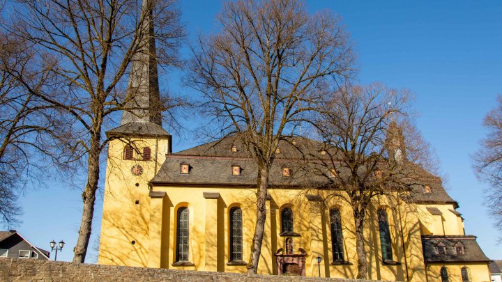 Die Pfarrkirche in Wenden.