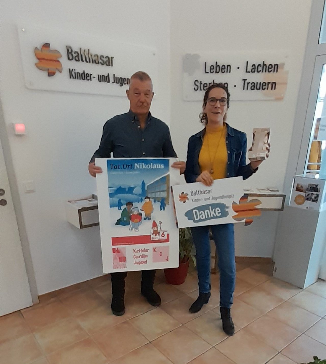 Die KAB und Ketteler-Cardijn-Jugend verschenkten Schokoladen-Nikoläuse an die Bewohner des Caritaszentrums Wenden und das Kinder- und Jugendhospiz Balthasar in Olpe. von privat