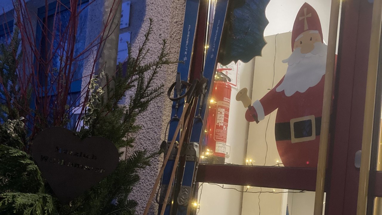 Die Kita St. Hubertus Ottfingen hatte sich für ihren ersten Nikolausbasar herausgeputzt. von privat