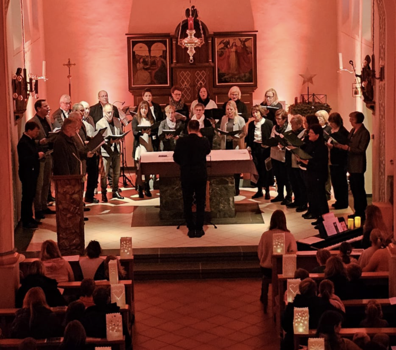 Der Chor Via Nova beim Adventskonzert. von privat