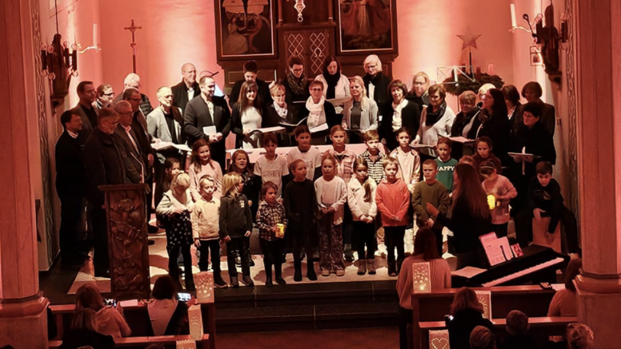 Chor, Kinderchor und Bläserensemble beendeten das Konzert gemeinsam. von privat