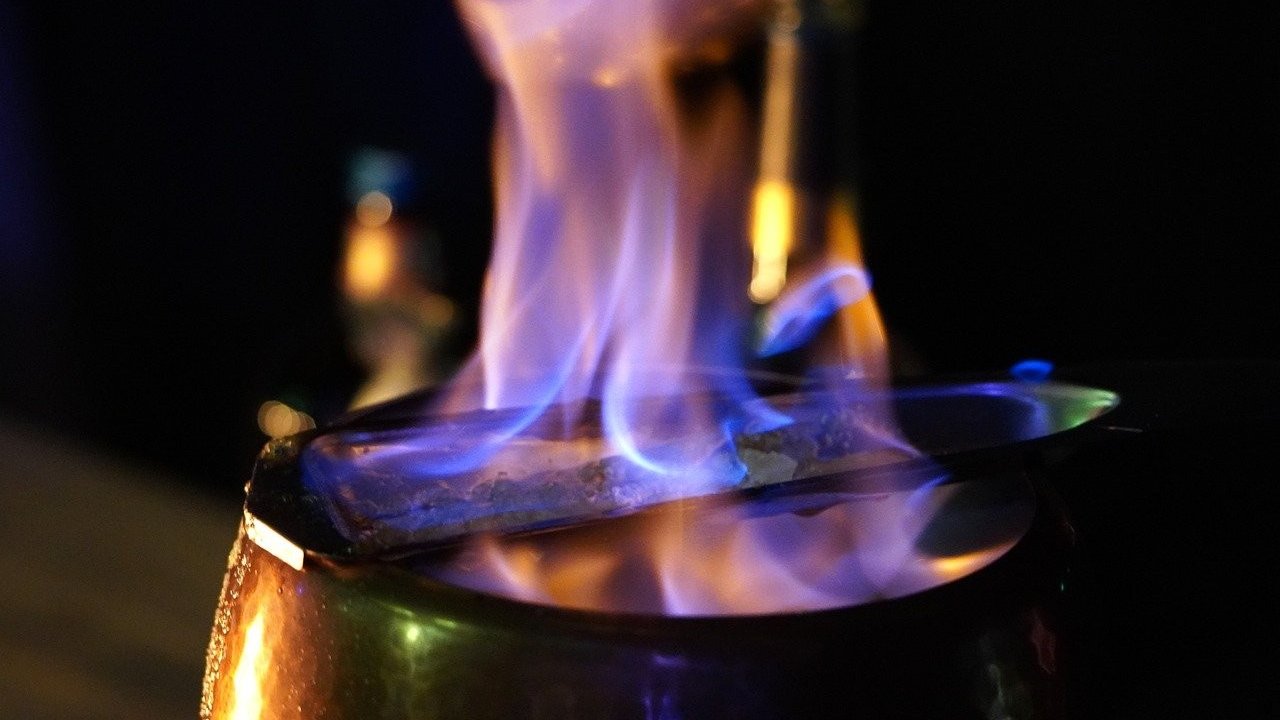 Symbolfoto Feuerzangenbowle von Pixabay.com/Matthias Böckel
