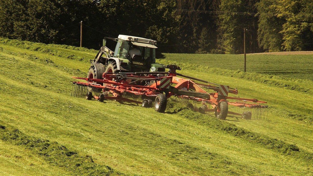 Symbolfoto Landwirtschaft, Trecker, Traktor von Pixabay.com/NoName_13