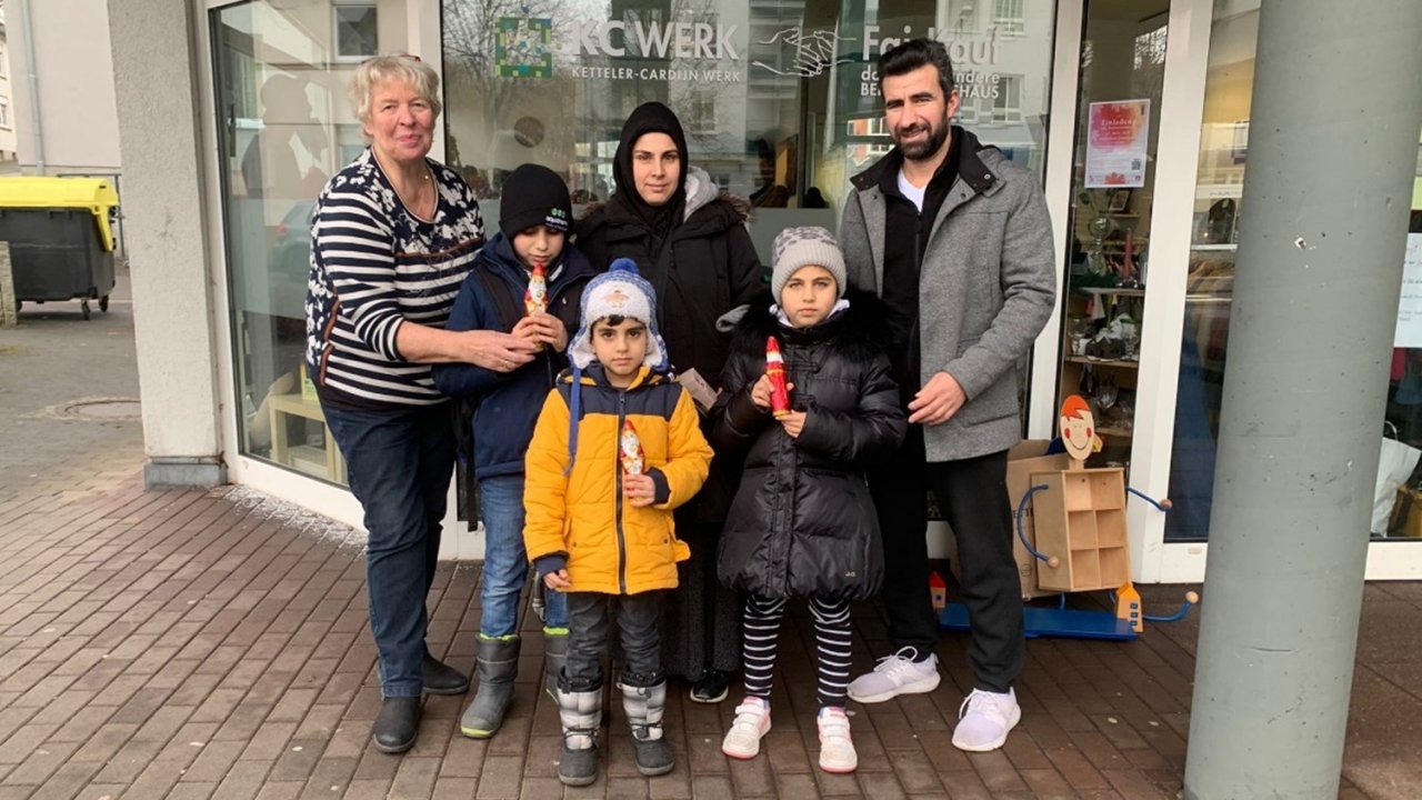 Schoko-Nikoläuse wurden an bedürftige Familien verschenkt. von privat