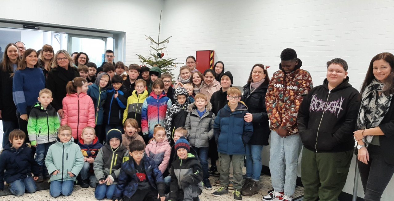 860 Euro kamen Dank des Engagements der Janusz-Korczak-Schüler für das WDR2-Weihnachtswunder zusammen. von privat