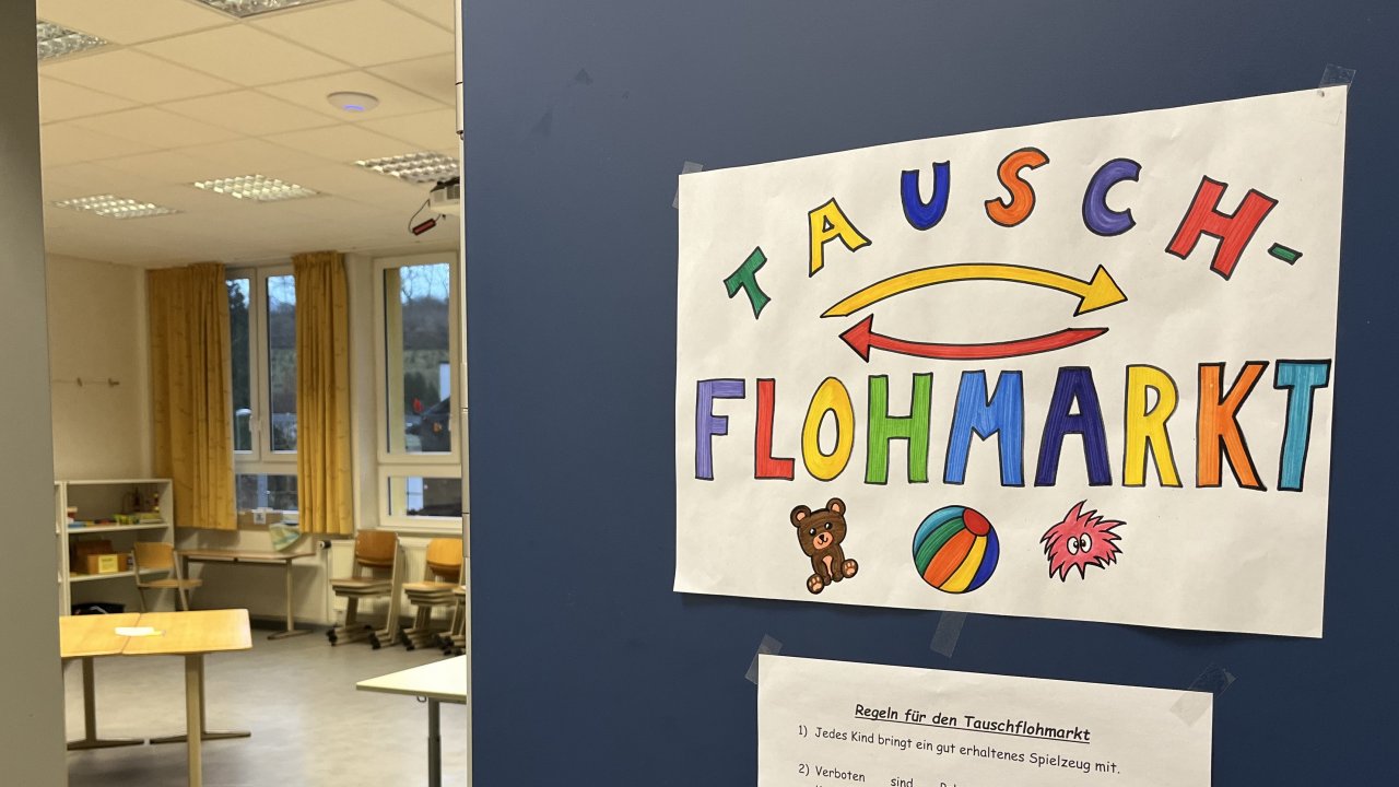 Tausch-Flohmarkt an der Grundschule Bilstein von privat