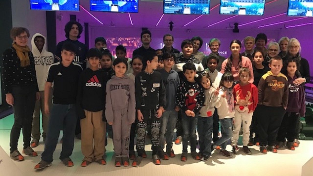 Kinder und Lernpaten hatten beim Bowling viel Spaß. von privat