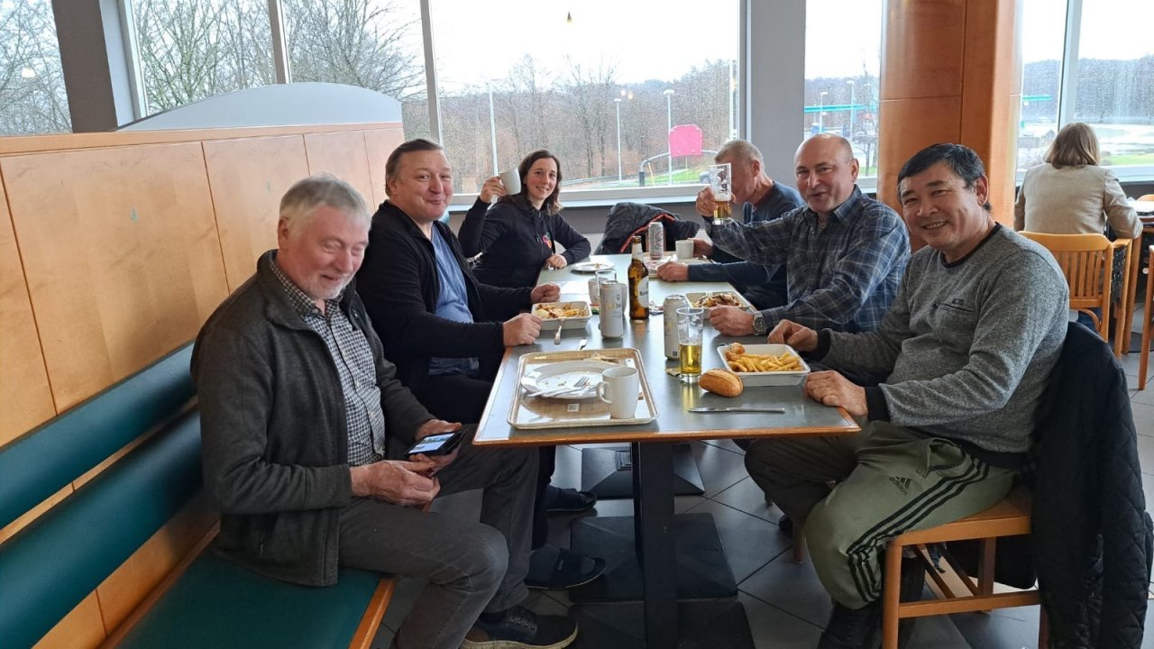 Für die Lkw-Fahrer gab es ein warmes Frühstück und Besuch vom Verein zur Unterstützung von Familien Senioren und Kindern (FSK). von privat