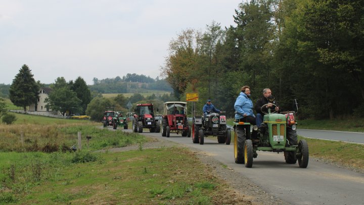 Zahlreiche Landwirte wollen mit ihren Treckern nach Siegen fahren (Symbolfoto).
