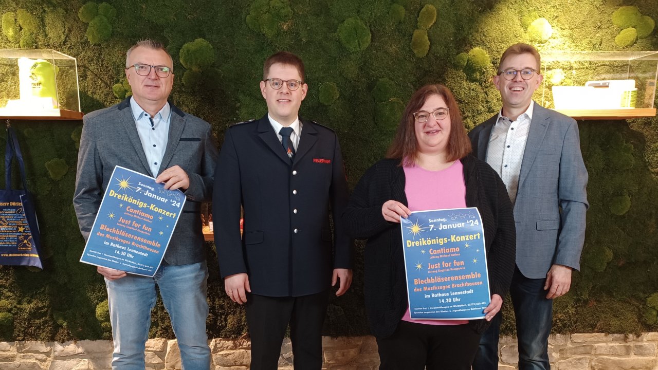 Freuen sich auf das 6. Dreikönigskonzert: Oliver Seidenstücker (Just for fun), Armin Mertens (Bläserensemble), Daniela Kremer (Cantiamo), Martin Steinberg (Stadtverwaltung) von privat