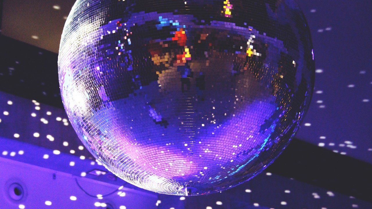 Die Party "Klassentreffen XXL wurde abgesagt. von Pixabay / Symbolfoto