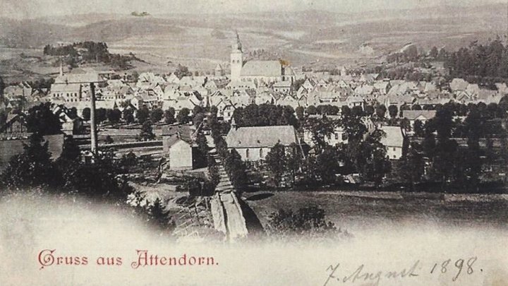 Die Postkarte zeigt Attendorn 1898, vom Rappelsberg gesehen