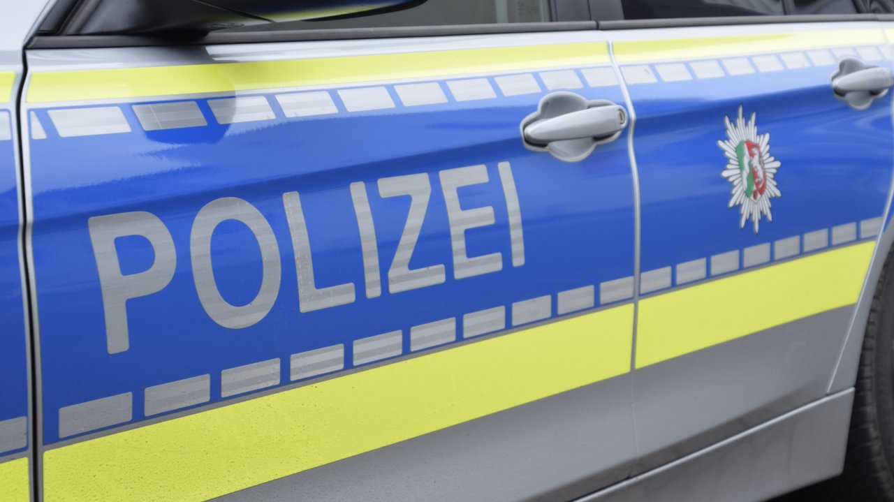 Polizei, Polizei auto ,Blaulicht von Nils Dinkel
