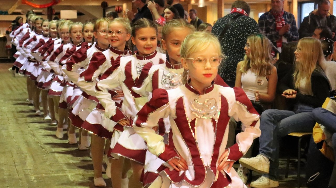 37 Tanzgruppen nahmen 2023 am Kinder- und Jugendgardetreffen in Bilstein teil. von Archivbild: Marita Sapp