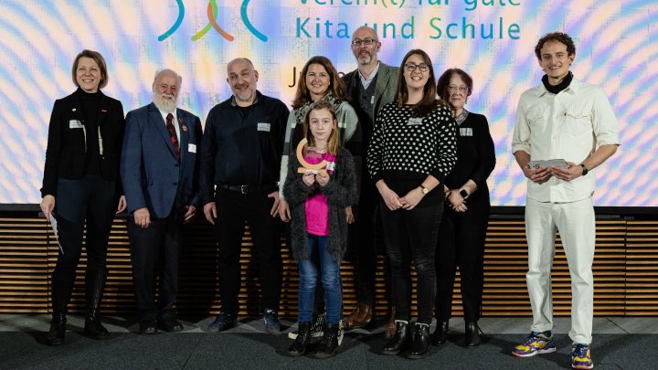Kirchhundemer Grundschule hat bei dem Förderpreis „Vereint für gute Kita und Schule“ den...