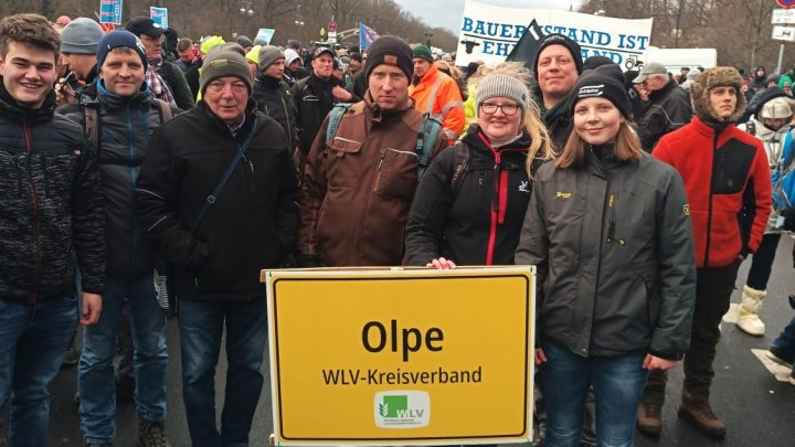 Auch eine Gruppe aus dem Kreis Olpe nahm an der Kundgebung in Berlin teil.