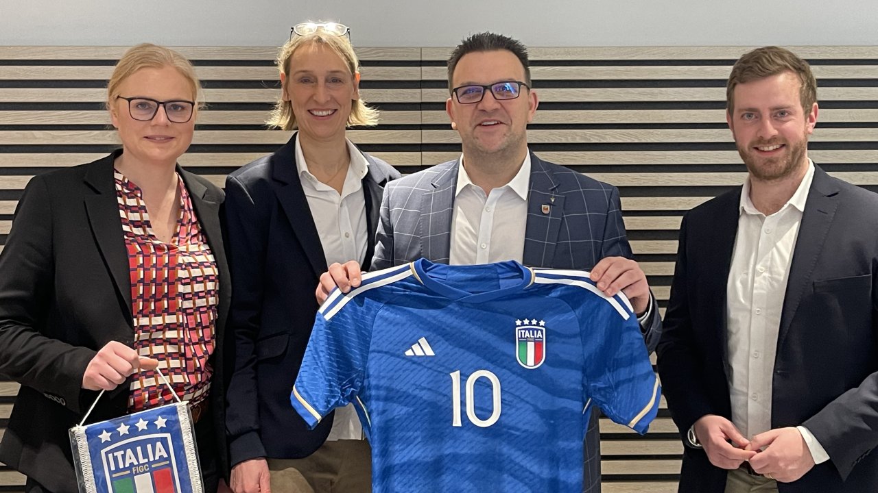 Heim-EM 2024: Italienische Top-Fußballer zu Gast in Südwestfalen