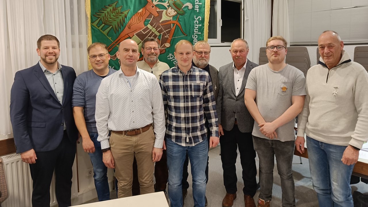 Von links: Major Benedikt Grebe, Andre Heller, Rainer Althaus, Edgar Nemenz, Dominik Arens, Paul-Martin Nöcker, Ehrenmajor Heinz Schröder, Florian Arens und Andreas Steinberg. von privat