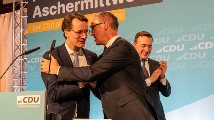 NRW-Ministerpräsident Hendrik Wüst mit dem CDU-Kreisvorsitzendem und Landtagsabgeordneten Jochen...