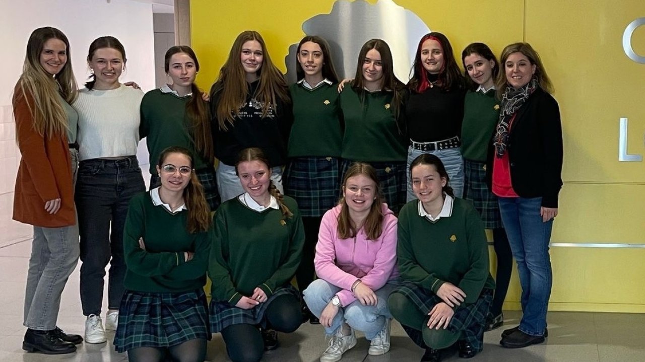 Die Schülerinnen des Gymnasiums Maria Königin und ihre beiden Lehrerinnen verbrachten spannende und unterhaltsame Tage in Madrid. von privat