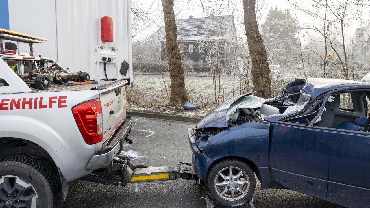 Bei einem Verkehrsunfall in Dahl wurde ein 15-Jähriger schwer verletzt. von Kai Osthoff