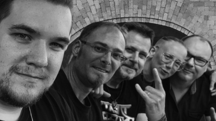 Metal und Rouladen im Schrabben Hof