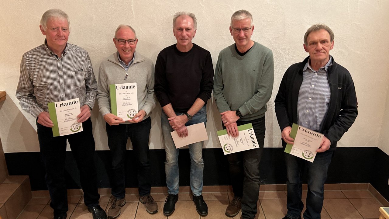 Die anwesenden Jubilare (v.l.): Rolf Brutscheid, Gerd Klinkhammer, Klaus Vogel, Andreas Kremer, und Bernd Tholen. von privat