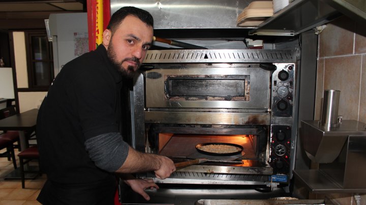 Im Olpe Grill stehen zahlreiche leckere Gerichte auf der Speisekarte. Inhaber Ibrahim Khalaf...