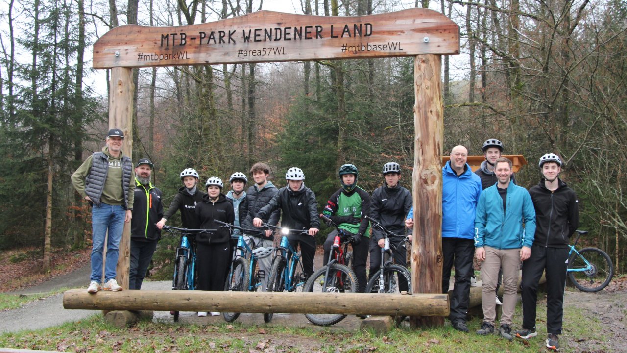 In Zusammenarbeit mit der Gesamtschule Freudenberg und dem Verein MTB Wendener Land bietet die Gesamtschule Wenden einen Mountainbike-Projektkurs an. von Lorena Klein