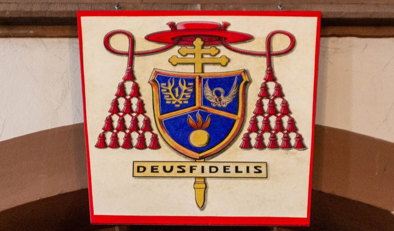 Das Wappen von Paul Josef Kardinal Cordes. von Nils Dinkel