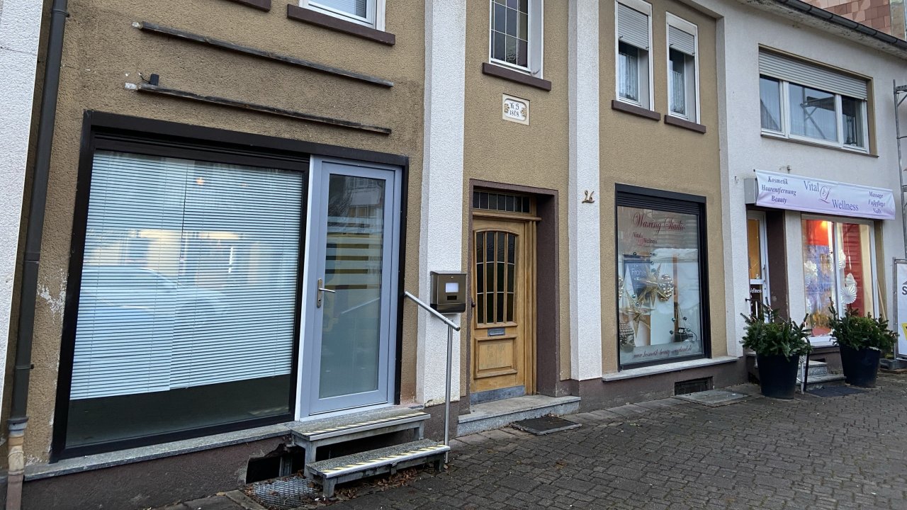 In diesem Haus an der Helmut-Kumpf-Straße in Altenhundem soll die Interimsfiliale der Post untergebracht werden. von Nils Dinkel