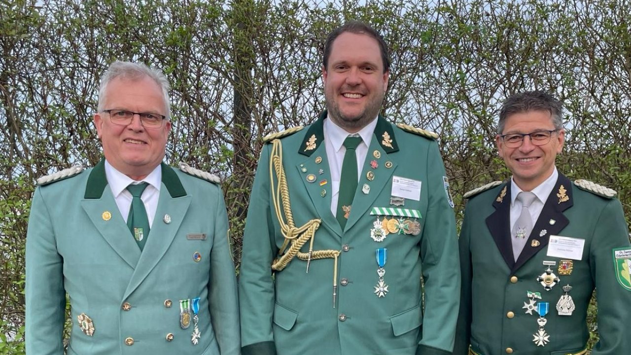 Die drei neuen Ritter aus dem Kreis Olpe (v.l.): Ludger Maiworm, Dieter Vollmer und Andreas Dörner. von privat