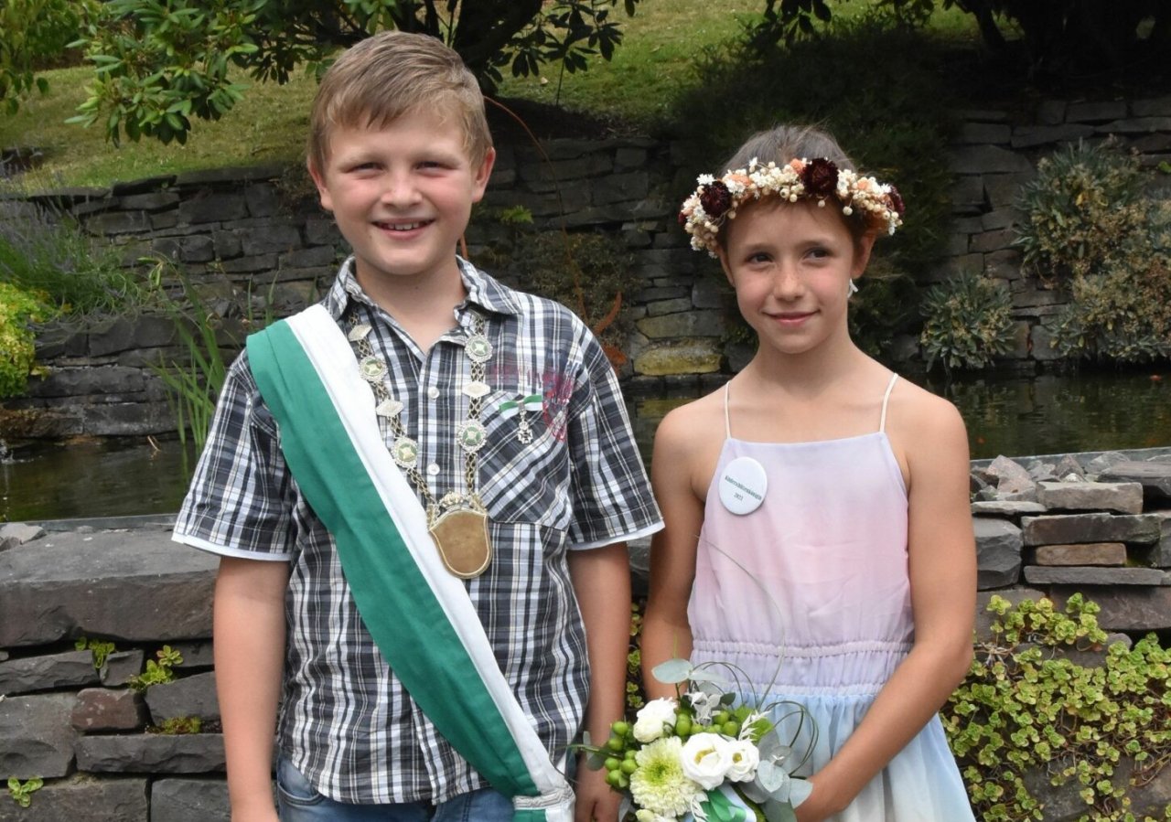 Kinderkönig Yannik Stahl und Leni Schulte. von privat