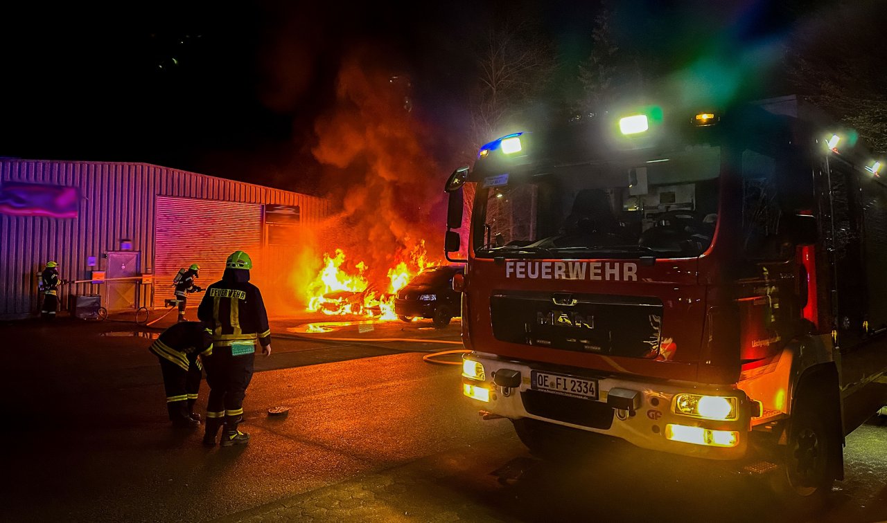 Großeinsatz der Feuerwehr im Industriegebiet Finnentrop. von Feuerwehr Finnentrop