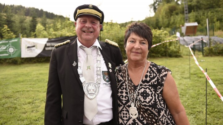 Udo und Mechthild Gödde regieren als neues Kaiserpaar in Langenei