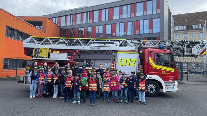 Die LöschKids der Feuerwehr Kirchhundem besuchten die Berufsfeuerwehr in Dortmund.