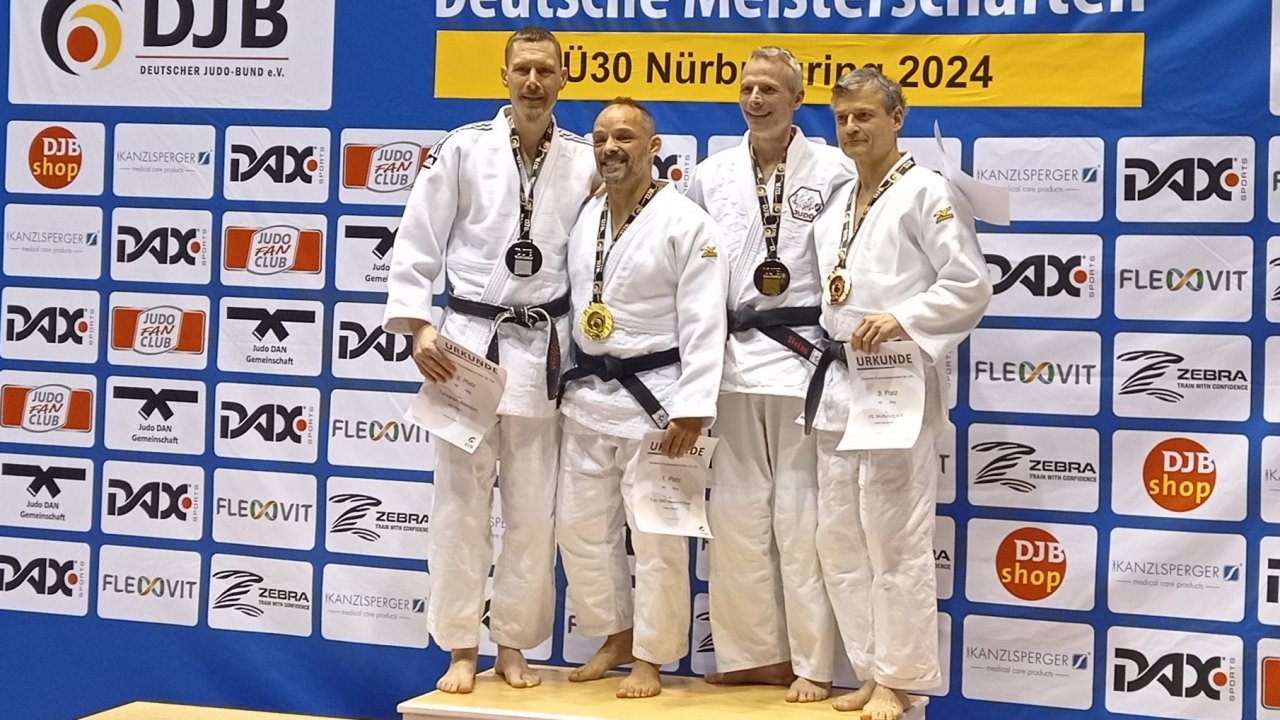Jörg Götzen (links) vom TV Attendorn hat sich bei den Deutschen Meisterschaften die Silbermedaille gesichert. von privat