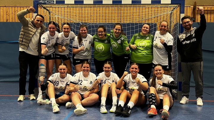 Die Handballerinnen der HSG Lennestadt-Würdinghausen wurden Vizemeister und freuen sich über den...