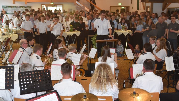 Volles Haus beim zweiten Festtag zum 150-jährigen Jubiläum des Musikvereins Dünschede.