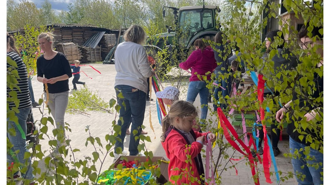 Die Maibaumaktion in Schönholthausen war ein voller Erfolg. von privat