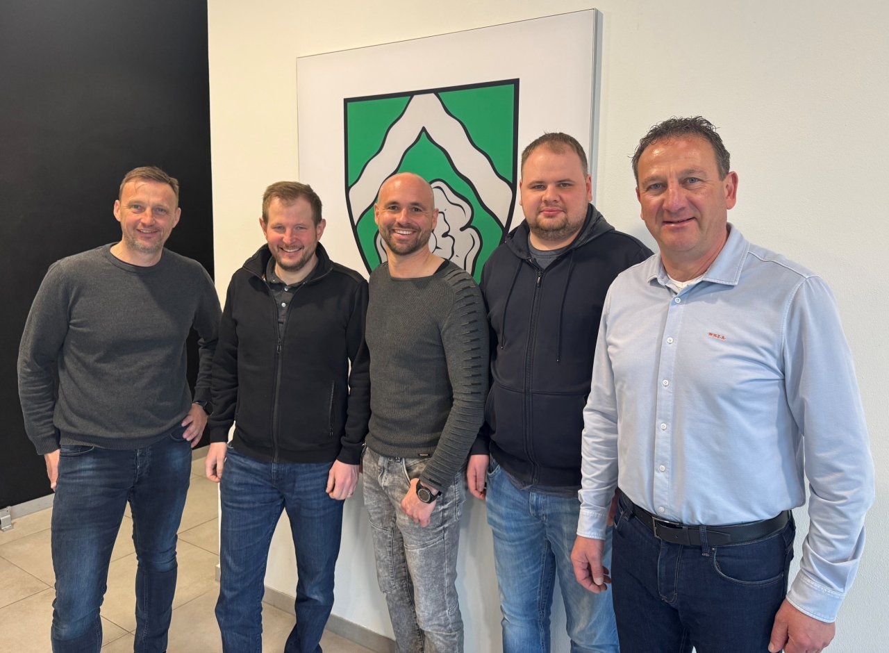 Das Festkomittee Finnentroper Karnevals freut sich auf die Session 2025/26 (v.l.): erster Geschäftsführer Frank Rottstock, erster Kassierer Christoph Schulte, zweiter Vorsitzender Kai Mundt, Beisitzer Technik Frederik Schulte und erster Vorsitzender Roland Klein. von privat