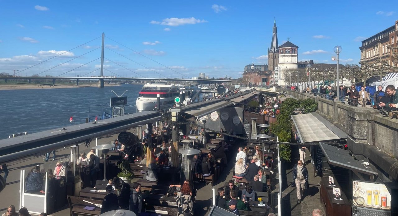 Ein Ausflug der Kulturgemeinde Finnentrop ins japanische Viertel in Düsseldorf lockte zahlreiche Teilnehmer an. von Kulturgemeinde Finnentrop