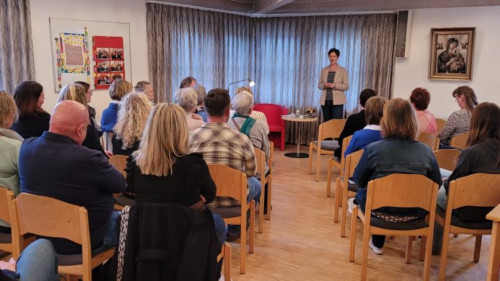 Zahlreiche Besucher waren zur Lesung von Autorin Kerstin Muckenhaupt ins Langeneier Pfarrheim...