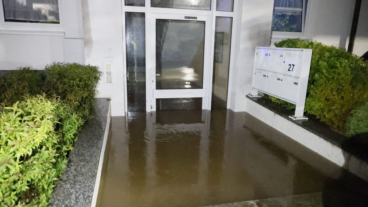 Überflutung in Ottfingen. von Kai Osthoff