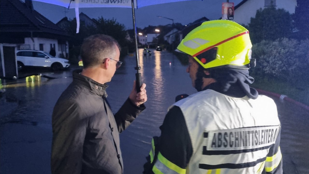 Hochwasser in Ottfingen: „Wir müssen sofort was machen“