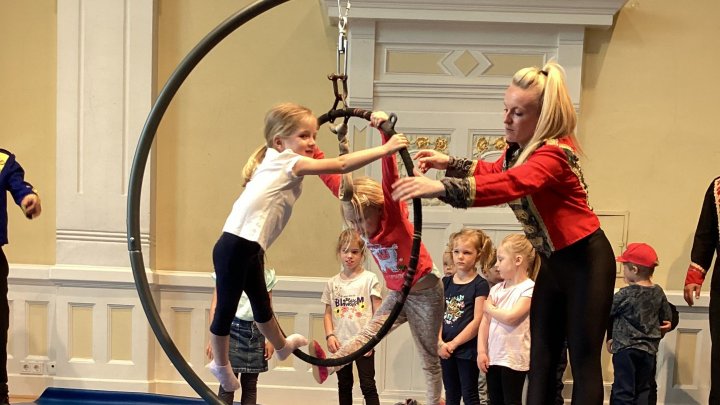 Circus Trumpf zu Gast im Kindergarten St. Josef in Attendorn