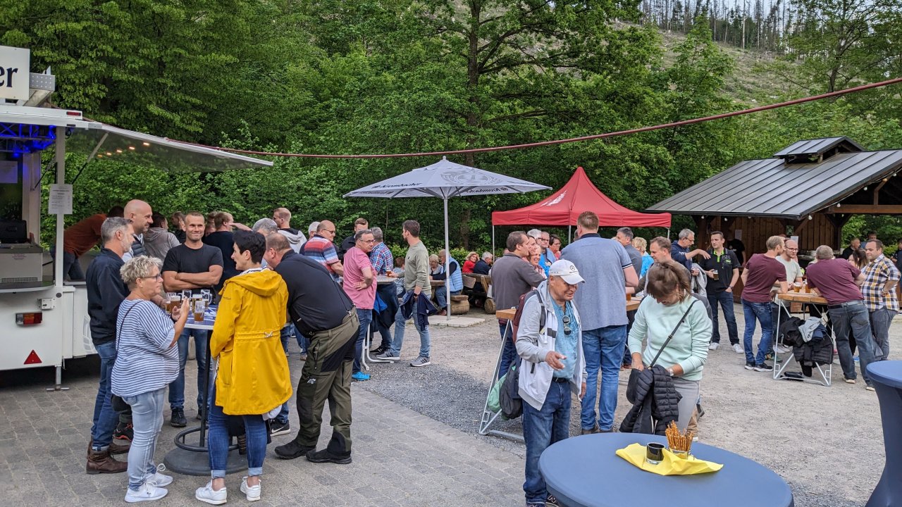 Das Waldfest an der SGV-Hütte in Langenei ist zu einer beliebten Tradition geworden und lockt jedes Jahr Besucher auch von außerhalb der Ortsgrenzen hier her. von privat