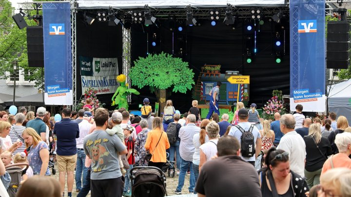 Olper Stadtfest: beliebte Partymeile und willkommenes Sonntagsausflugsziel
