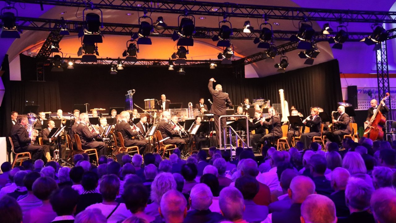 Das Konzert mit dem Musikkorps der Bundeswehr Siegburg stieß auf große Resonanz. von Marita Sapp