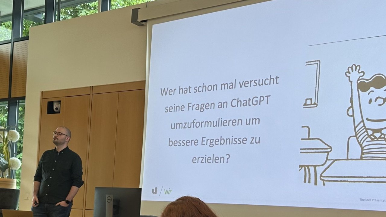 Florian Breda ist Experte für den Einsatz von Künstlicher Intelligenz. von IHK Siegen